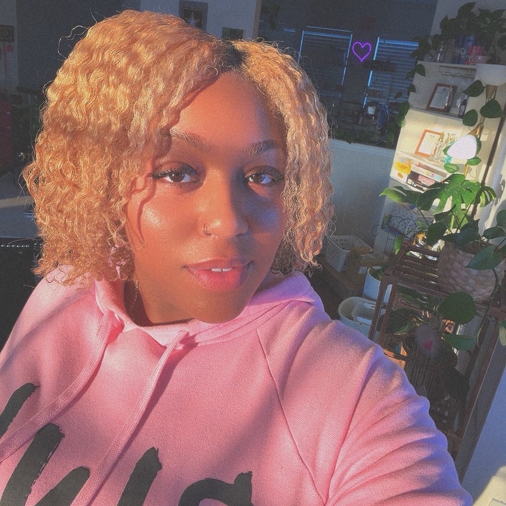 Meet your Posher, Ashley